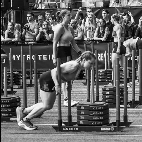ایستگاه Sled Push در مسابقه HYROX؛ عکس رسمی HYROX
