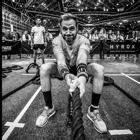 ایستگاه Sled Pull در مسابقه HYROX؛ عکس رسمی HYROX